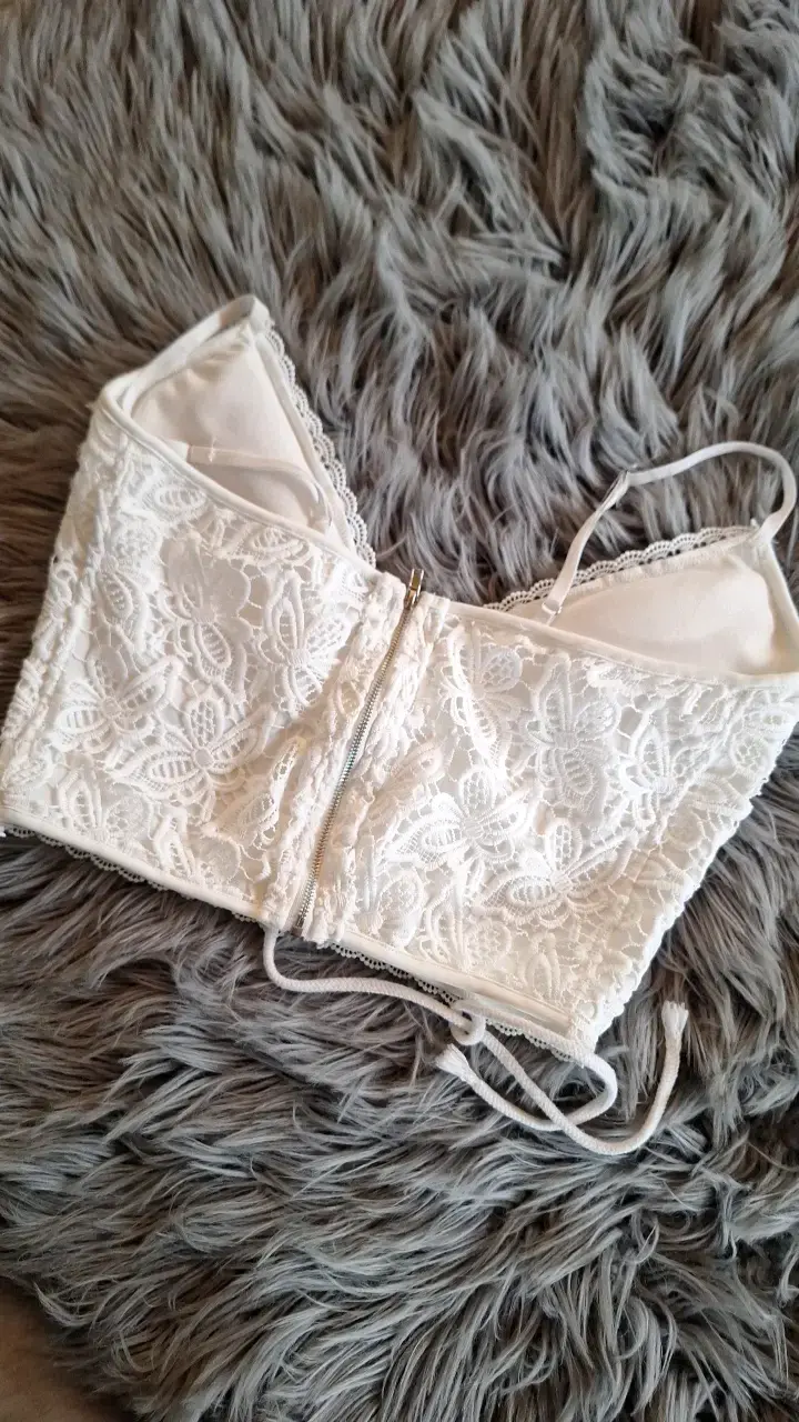 Top de encaje blanco con cordones - 2