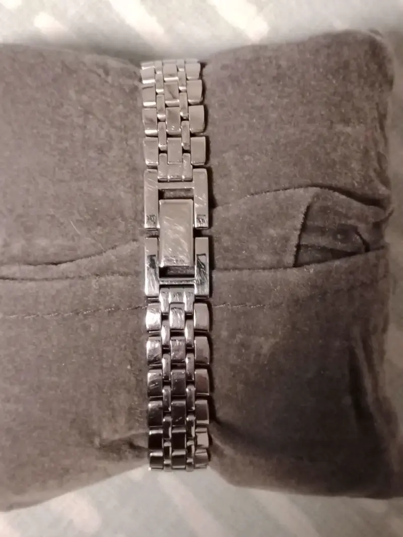 Reloj Citizen de cuarzo con cristales - 2