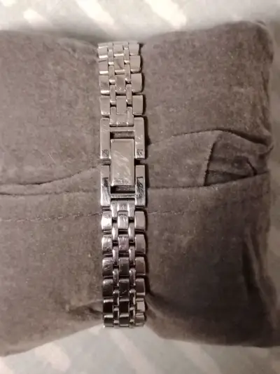 Reloj Citizen de cuarzo con cristales - miniatura 2