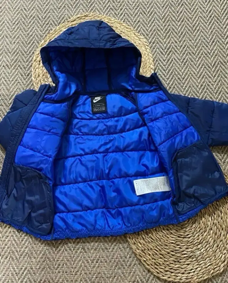 Chaqueta acolchada azul con capucha Nike - 3