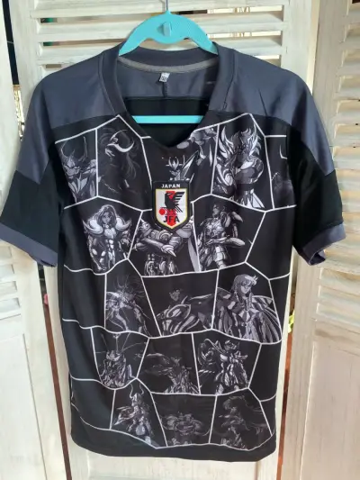 Polera anime Japón negra estampada - miniatura 1