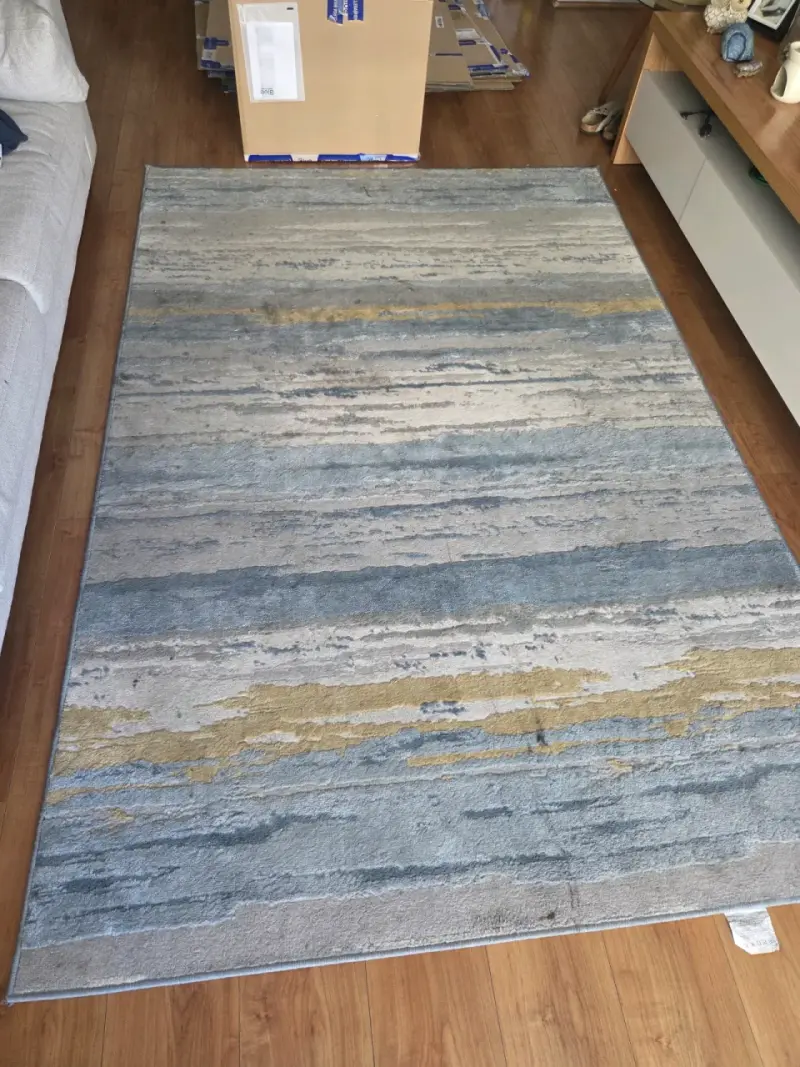 Alfombra moderna azul y beige - 1