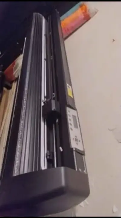 Plotter de corte profesional de gran tamaño - miniatura 1