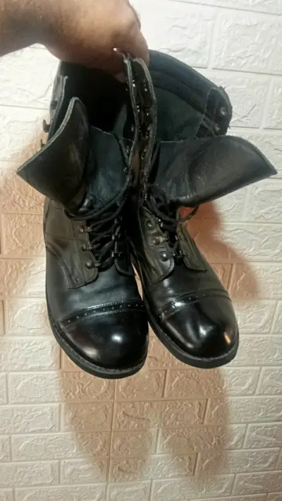Botas militares negras de cuero - miniatura 2