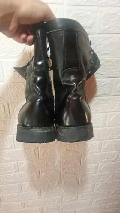 Botas militares negras de cuero - miniatura 3