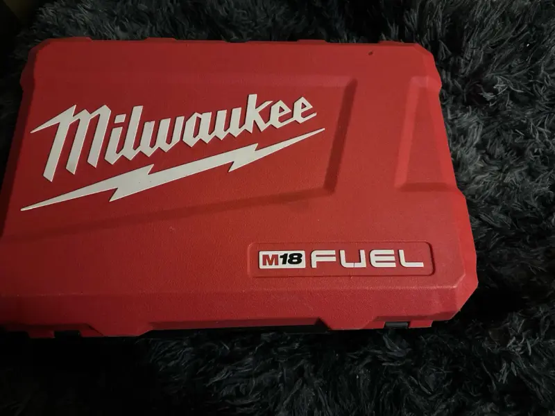 Taladro inalámbrico Milwaukee M18 Fuel con baterías - 6