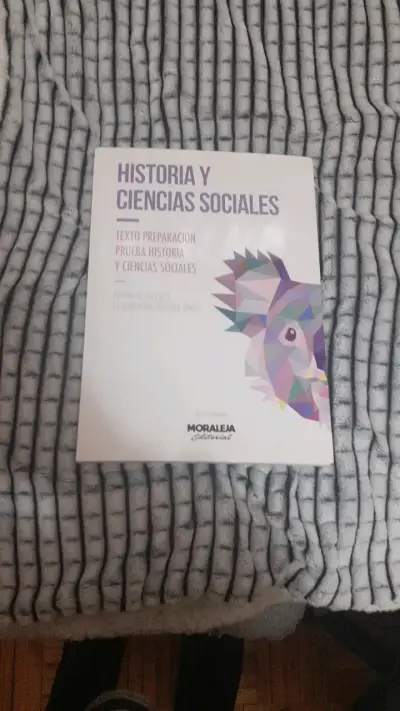 Libro Historia y Ciencias Sociales PAES - miniatura 1