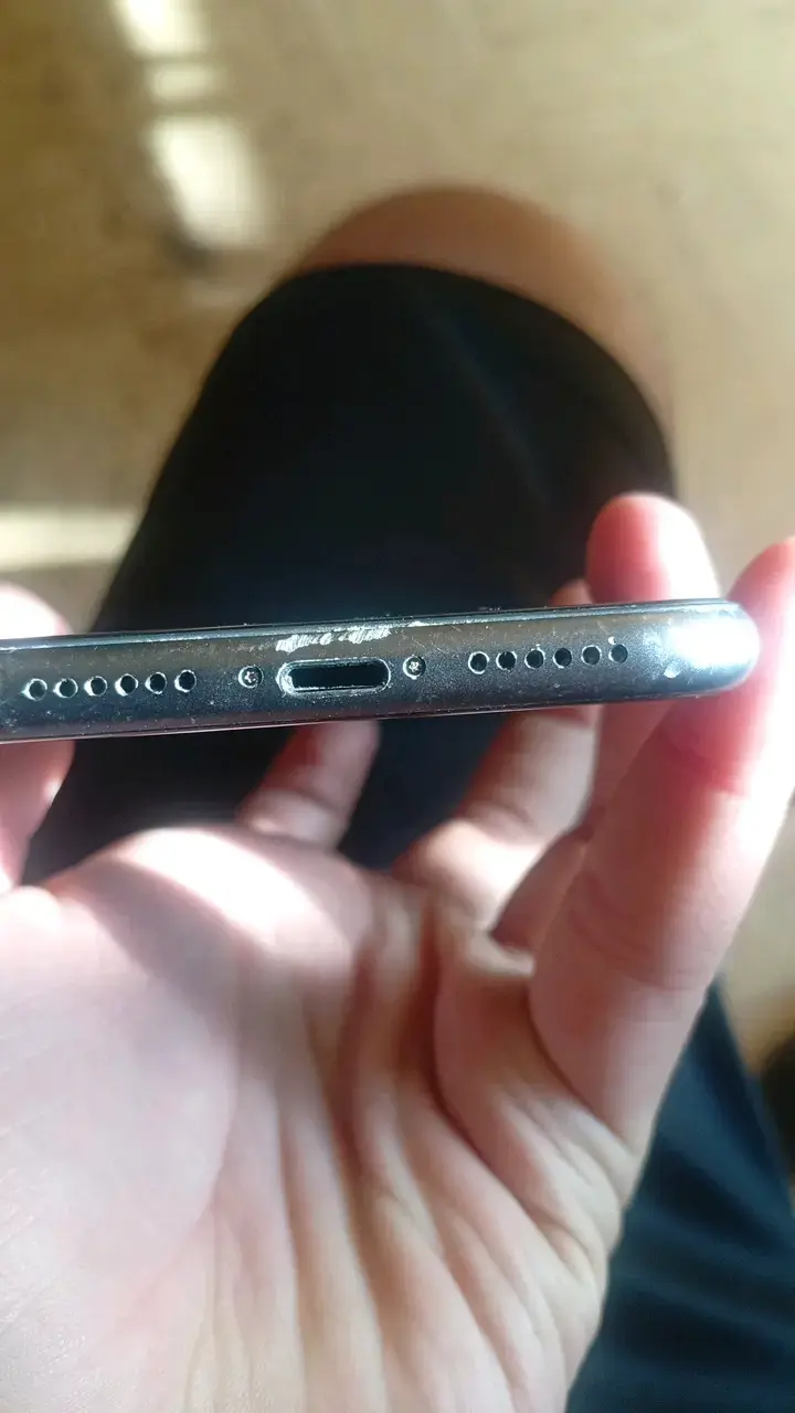 iPhone 11 negro para reparación o repuesto - 3