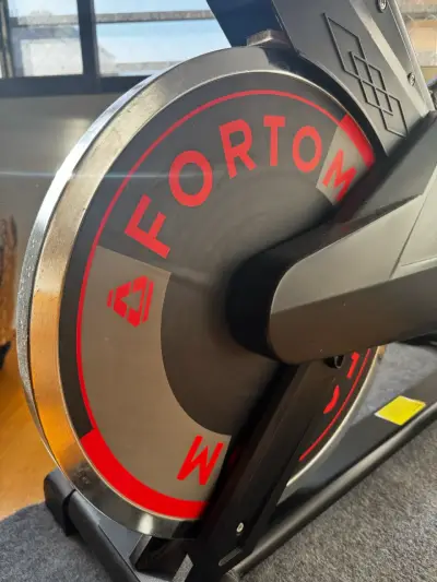 Bicicleta estática Fortom para ejercicio - miniatura 2
