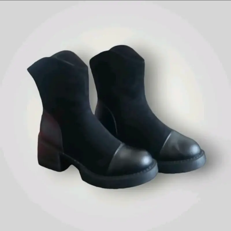Botines negros de cuero y gamuza - 2