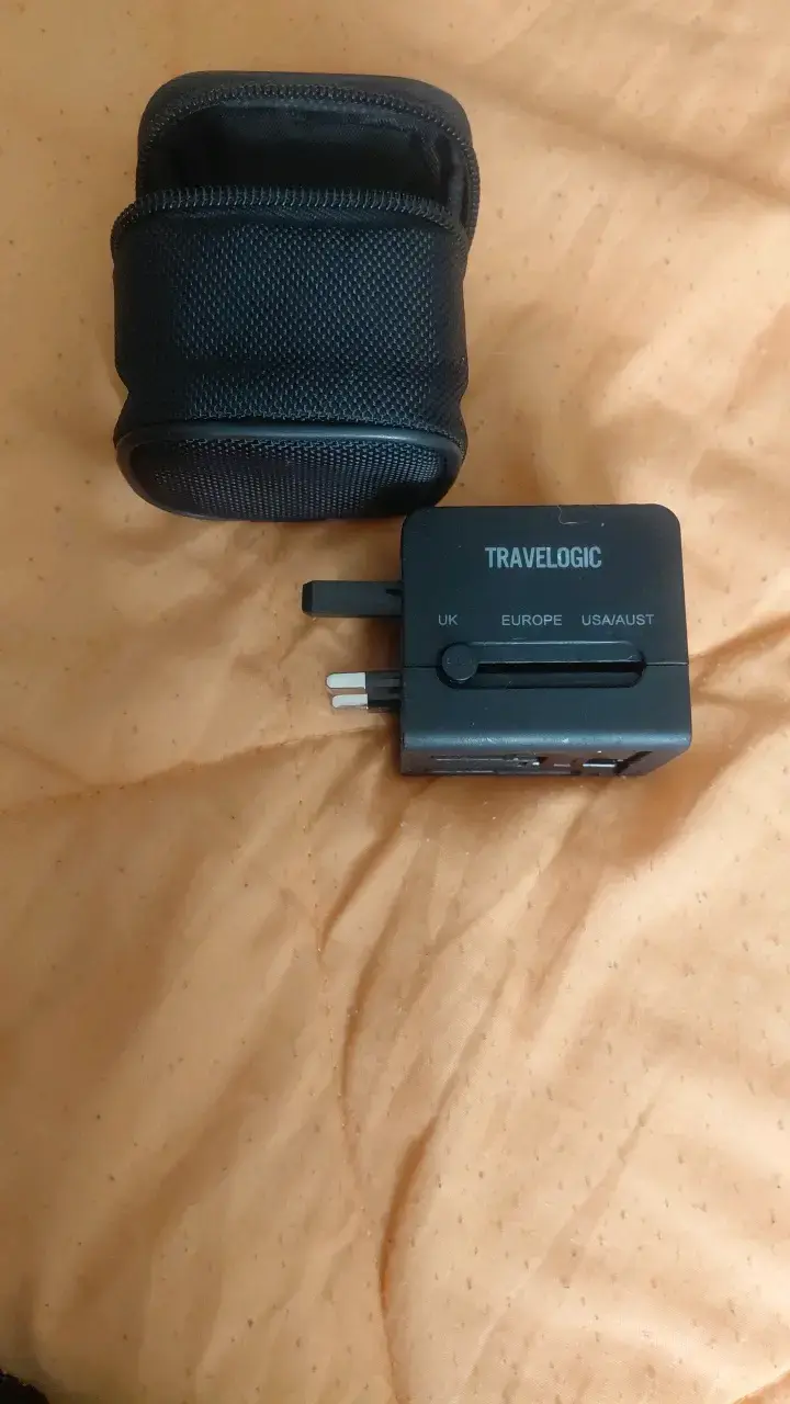 Adaptador de viaje universal Travelogic - 1