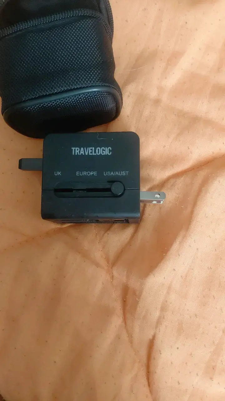 Adaptador de viaje universal Travelogic - 2