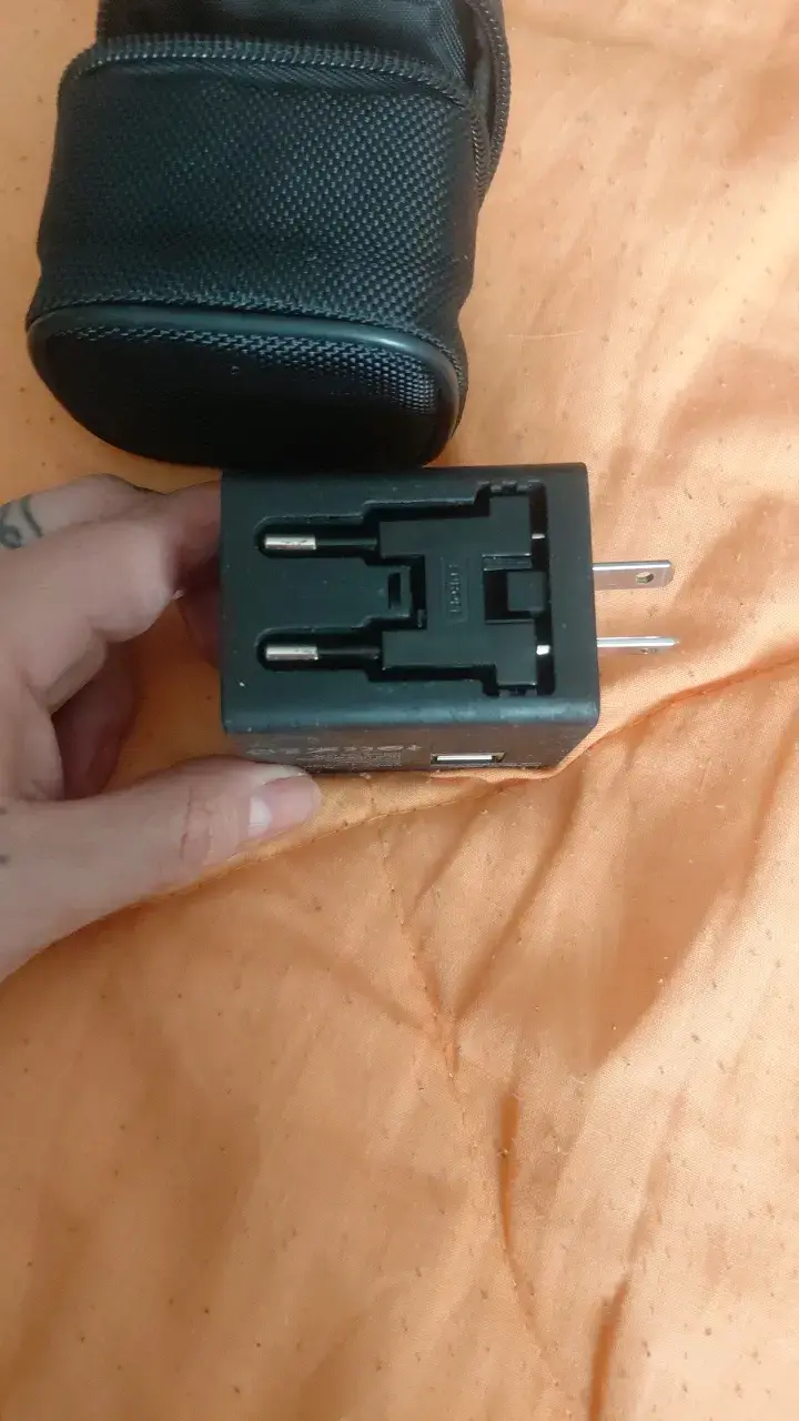 Adaptador de viaje universal Travelogic - 3