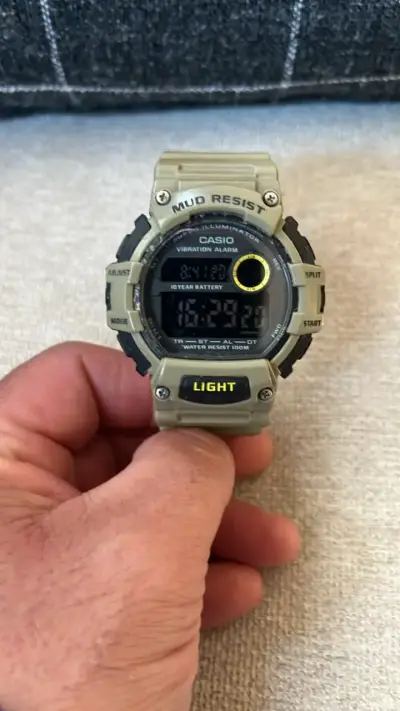 Reloj Casio Mud Resist digital resistente - miniatura 1