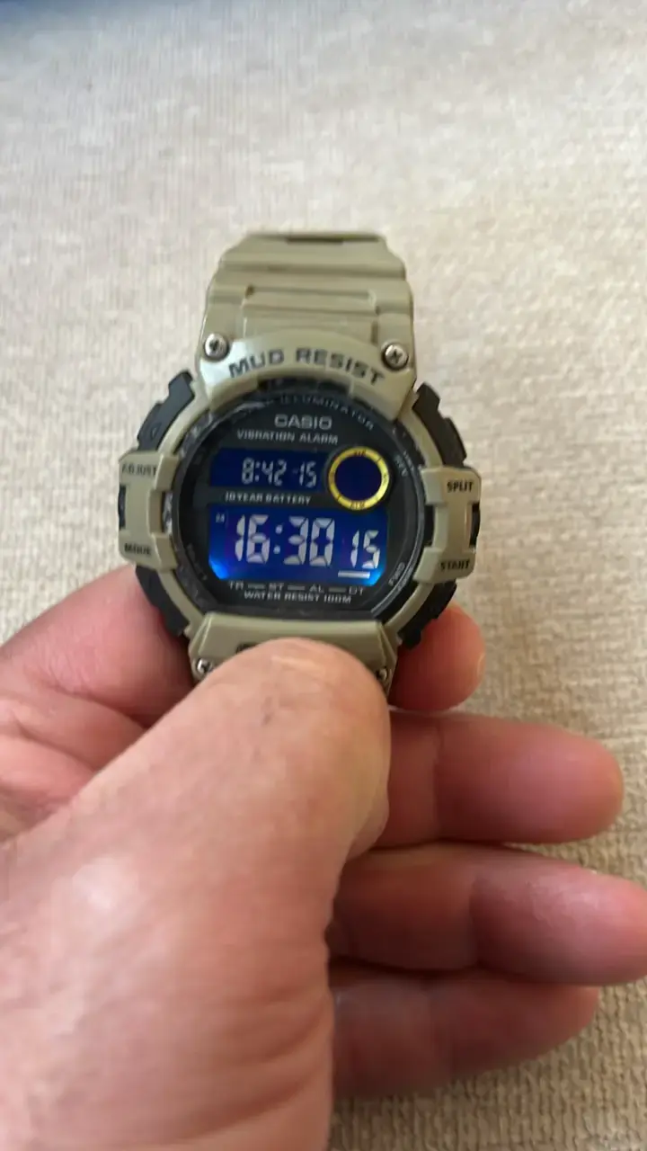 Reloj Casio Mud Resist digital resistente - 4