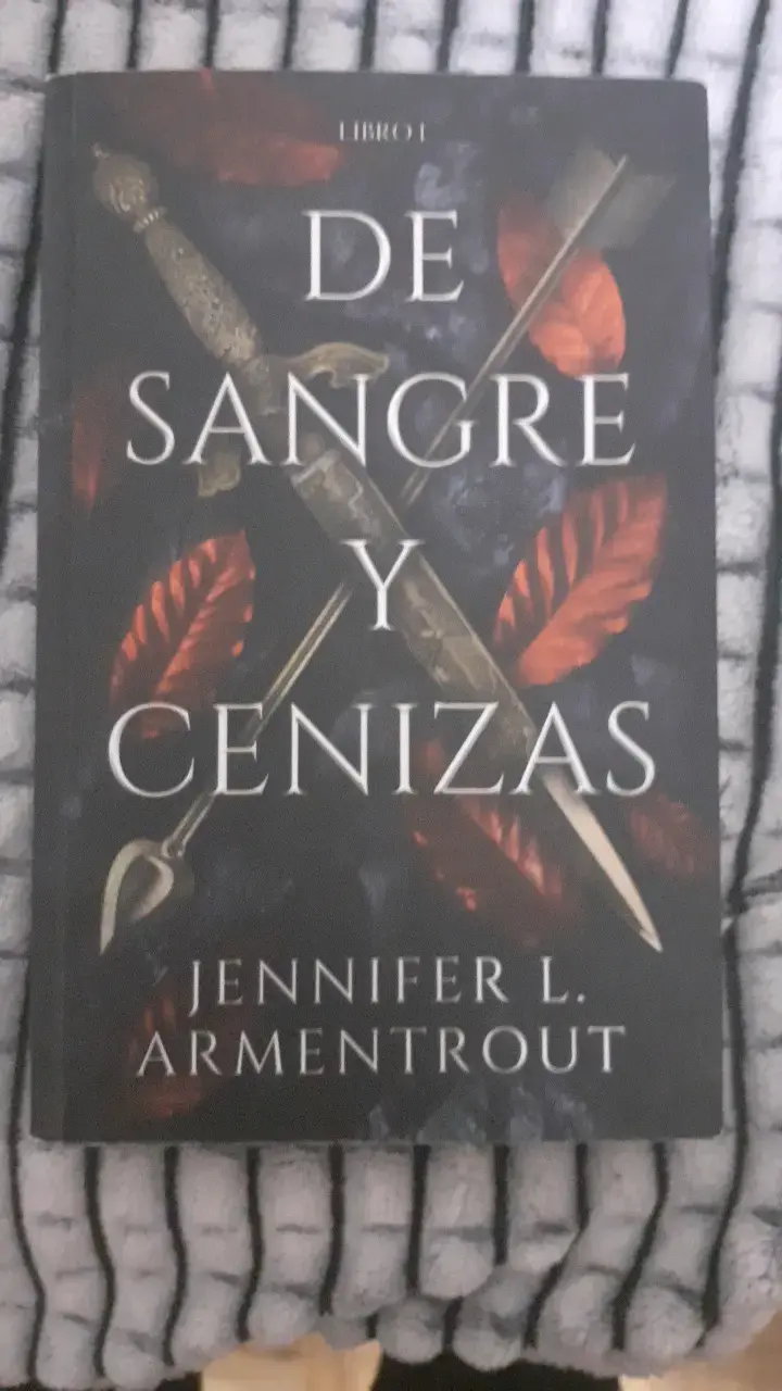 Libro De Sangre y Cenizas de Jennifer L. Armentro