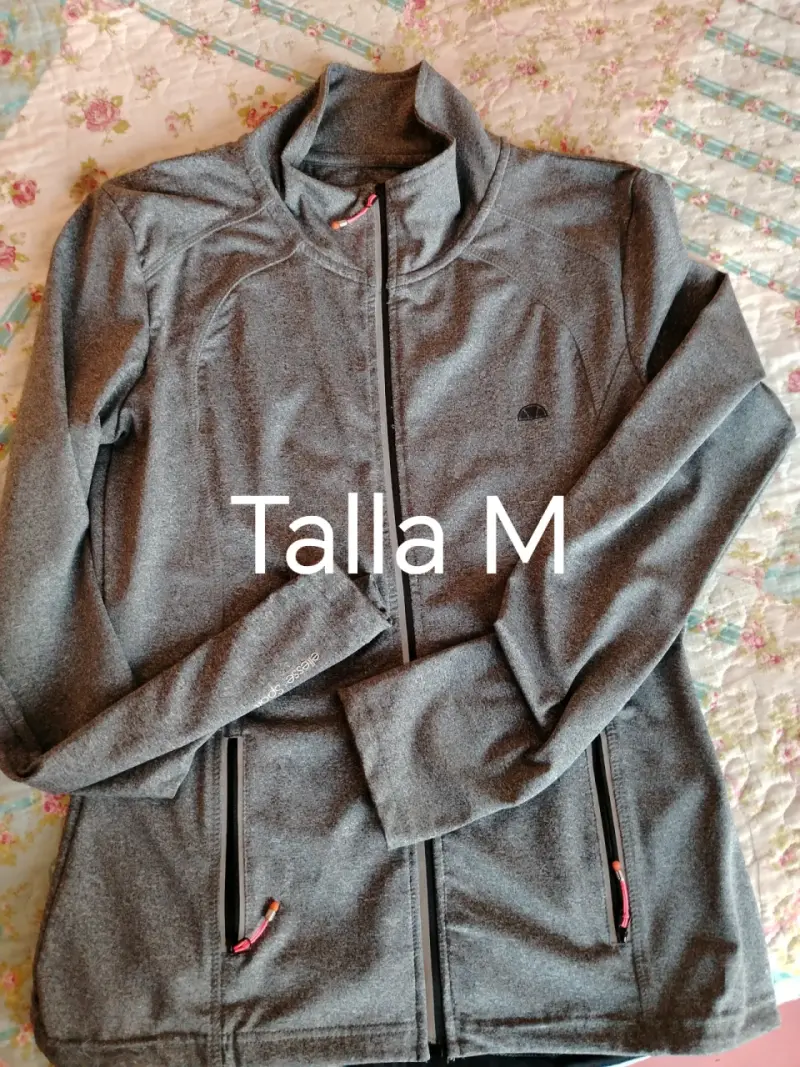 Chaqueta deportiva gris talla M