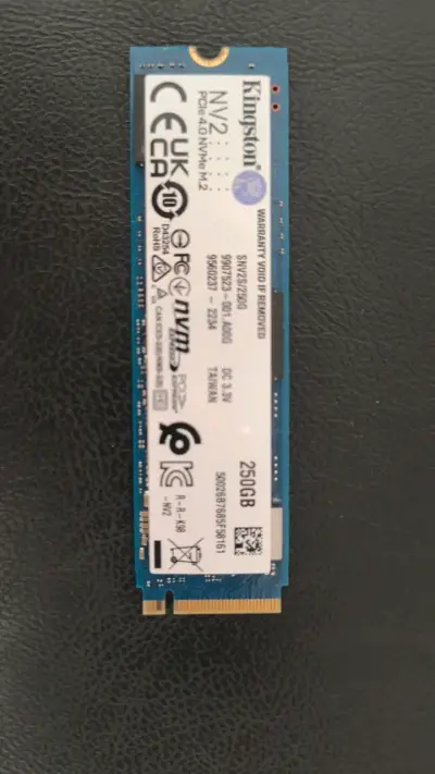 SSD Kingston NV2 250GB PCIe 4.0 NVMe M.2 - miniatura 1