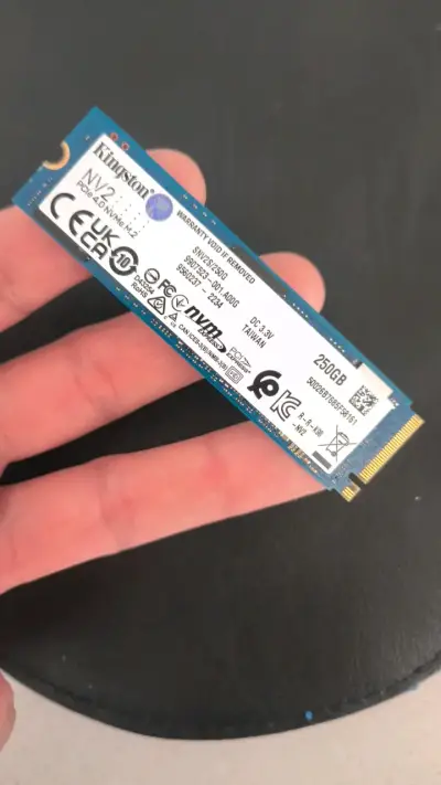 SSD Kingston NV2 250GB PCIe 4.0 NVMe M.2 - miniatura 3