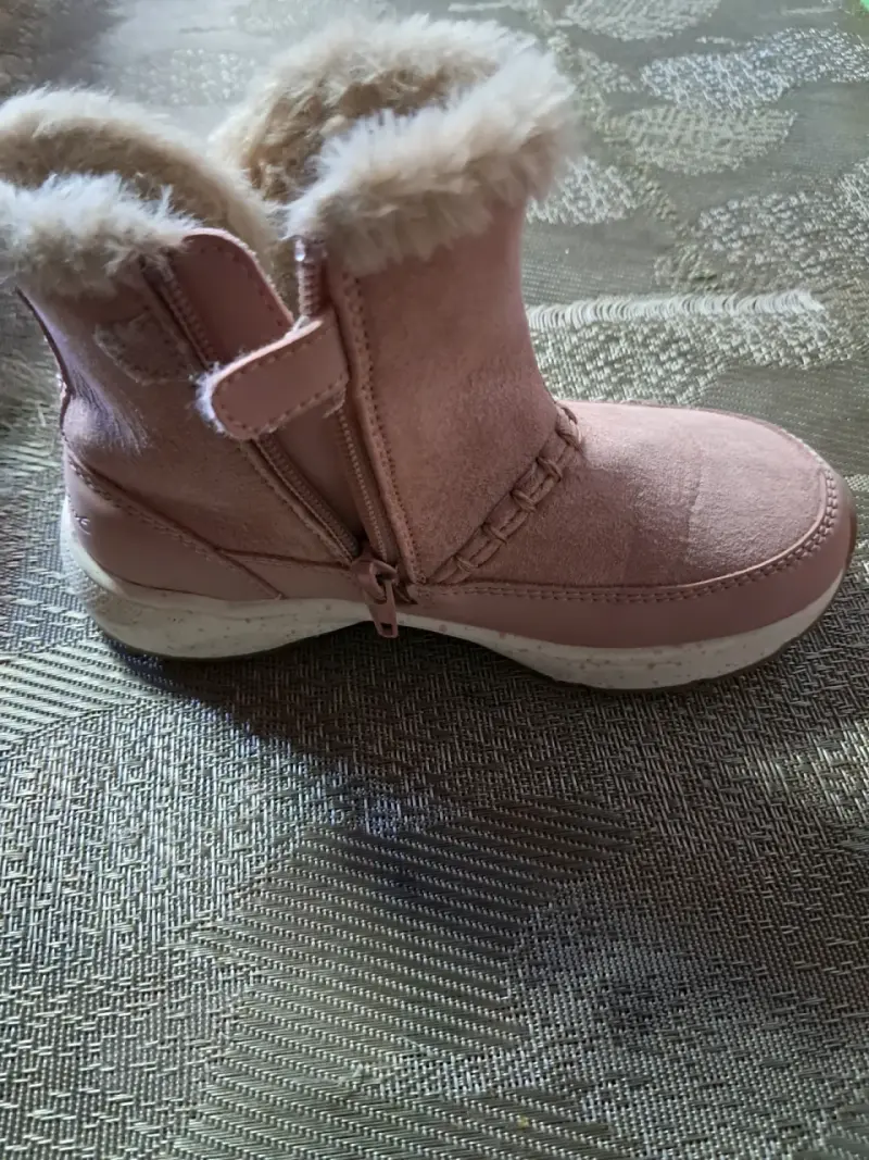 Botas infantiles rosadas con forro de peluche - 2