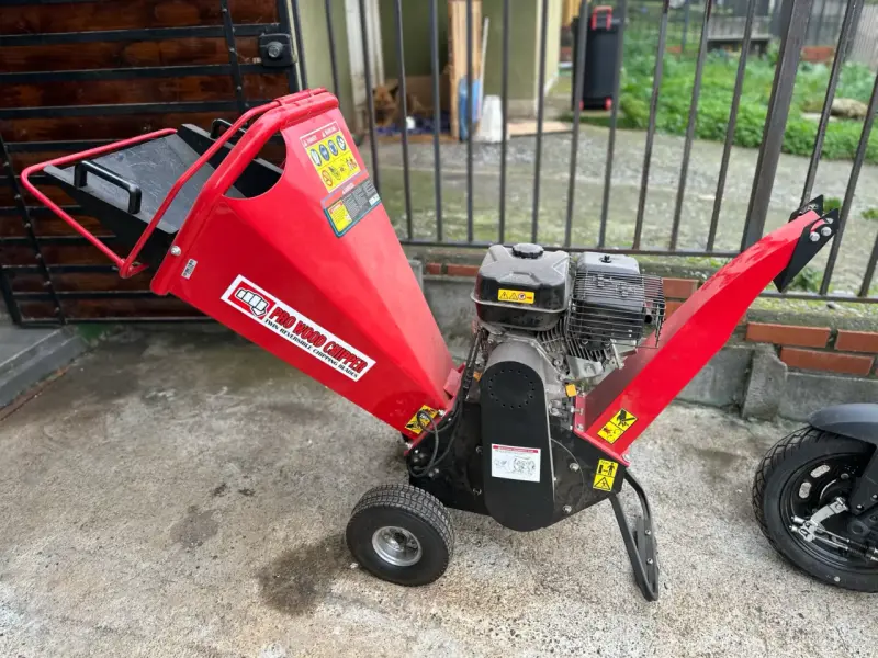 Chipeadora - Trituradora de ramas a gasolina roja - 2