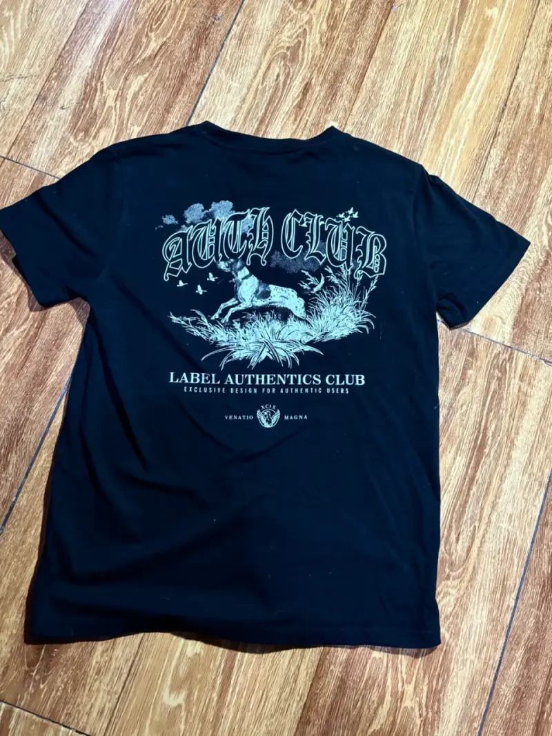 Polera negra Clusterman - 2