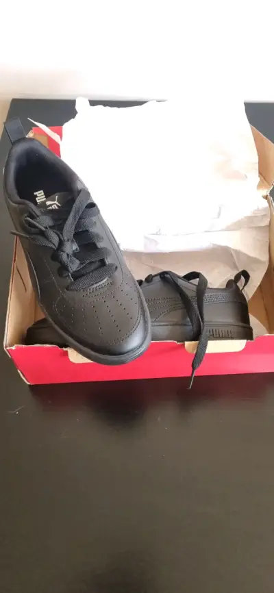 Zapatillas negras Puma N°37 - miniatura 1
