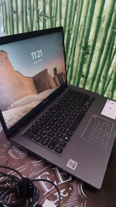 Notebook ASUS VivoBook 14'' gris poco uso - miniatura 2