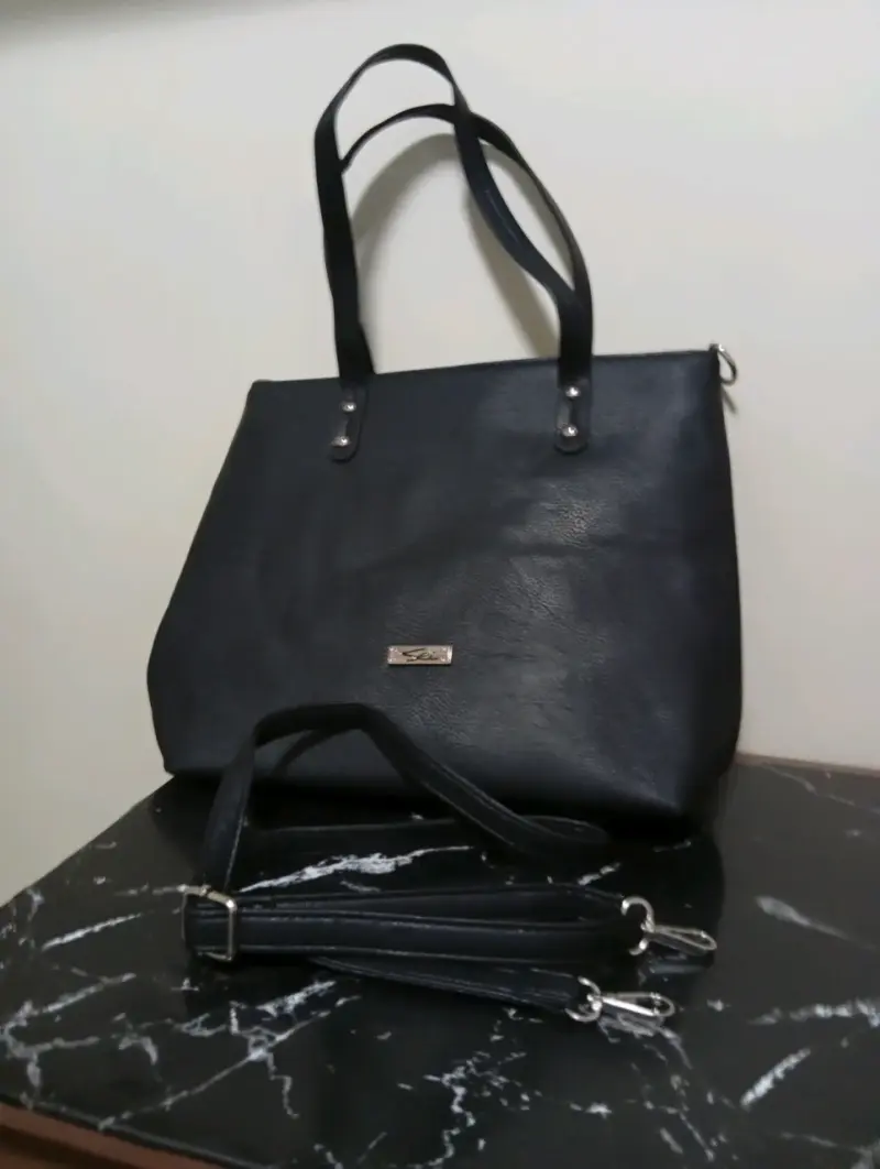 Bolso negro de cuero sintético con cierre - 4