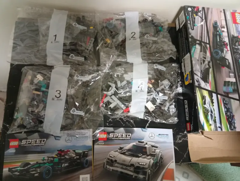 LEGO Speed Champions Mercedes AMG F1 Set - 2