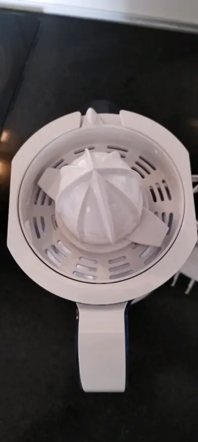 Exprimidor eléctrico Oster blanco - miniatura 3