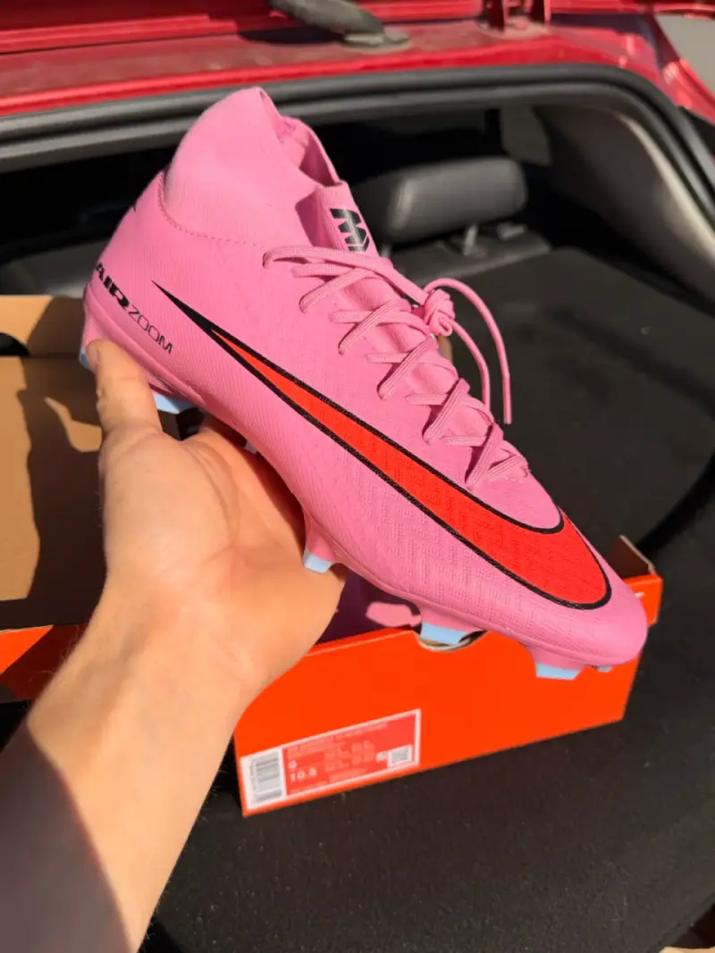 Botines de fútbol Nike rosas nuevos - 5