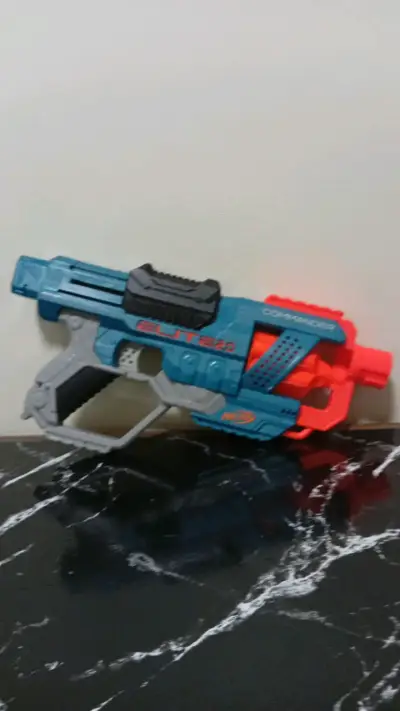 Pistola de juguete Nerf Elite 2.0 azul y naranja - miniatura 2