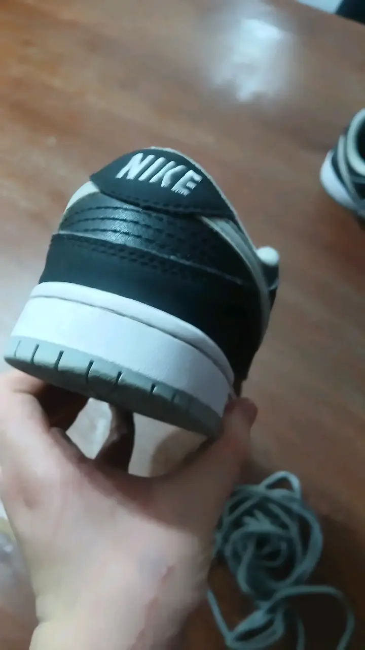 Zapatillas deportivas negras con logo - 5