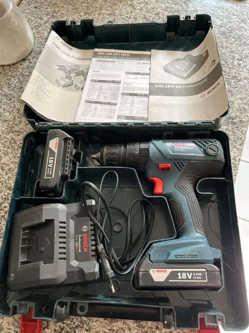 Taladro inalámbrico Bosch 18V con maletín - 2