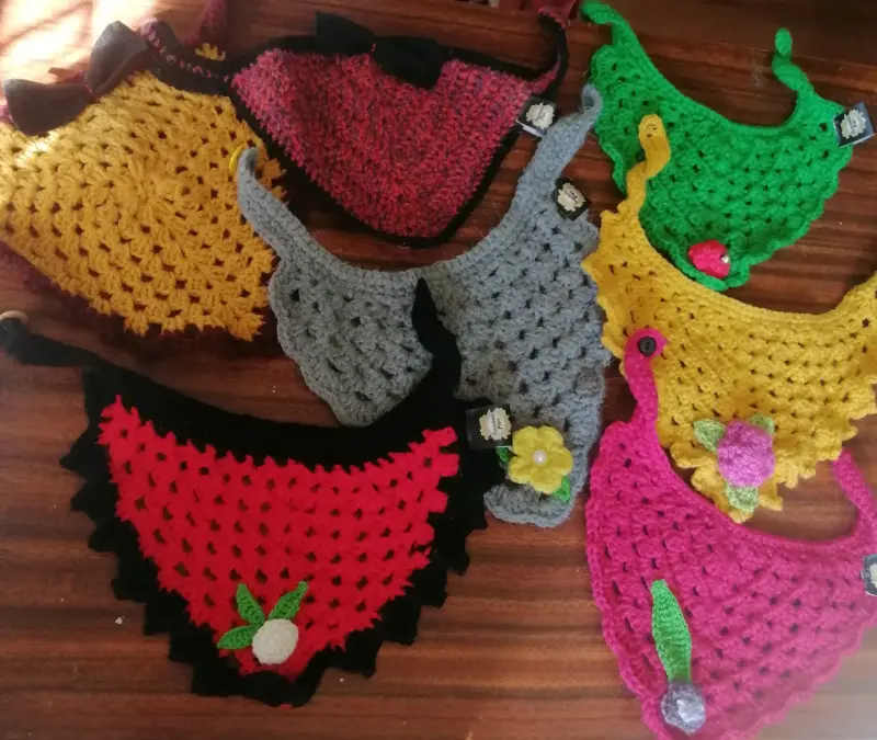 Pañoletas para perritos tejidas a mano. - 2