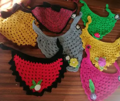 Pañoletas para perritos tejidas a mano. - miniatura 2