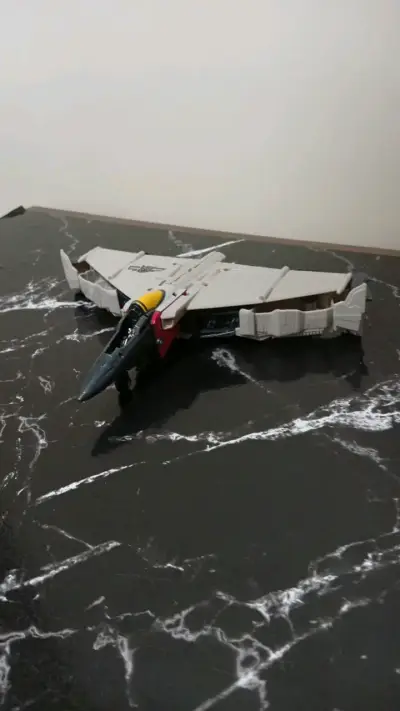 Figura de acción avión Transformer - miniatura 1