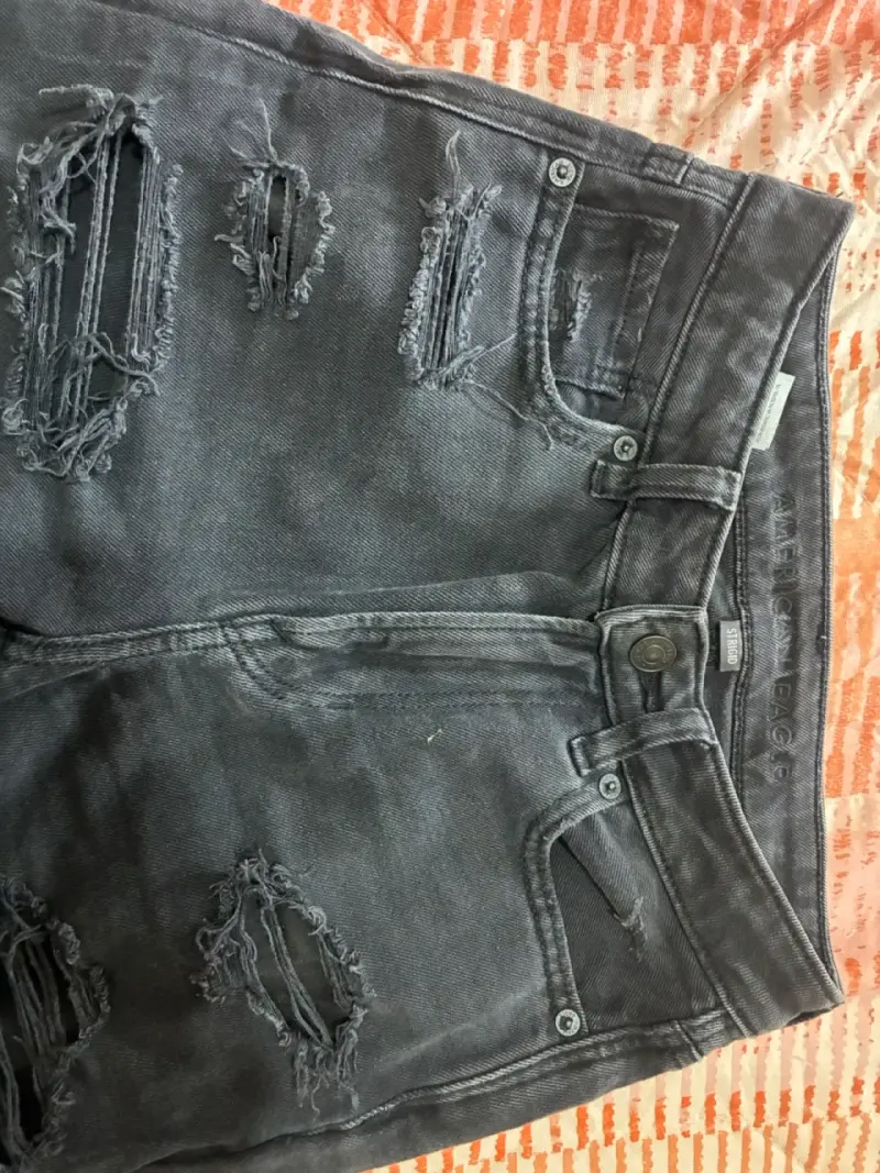 Jeans desgastados gris oscuro para mujer - 1
