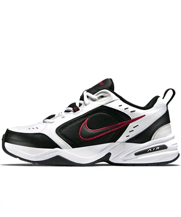 Zapatillas deportivas Nike blancas y negras - 1