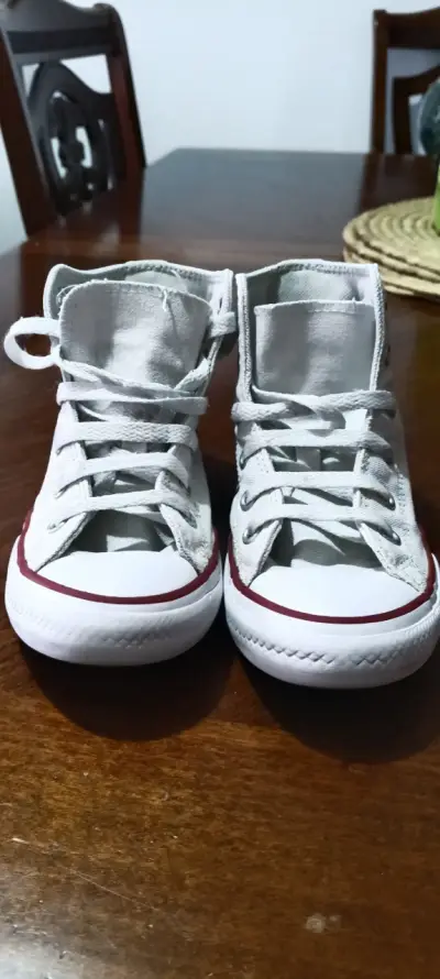 Zapatillas blancas de lona estilo clásico - miniatura 2