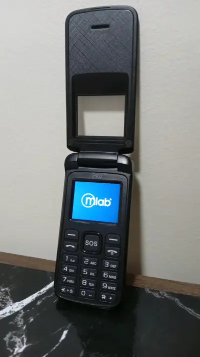 Teléfono plegable Mlab con botón SOS - miniatura 1