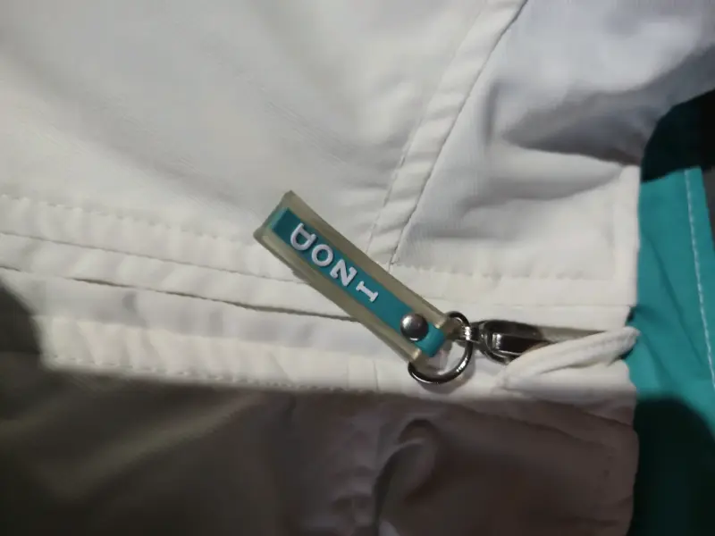 Chaqueta Izod blanca y negra - 4