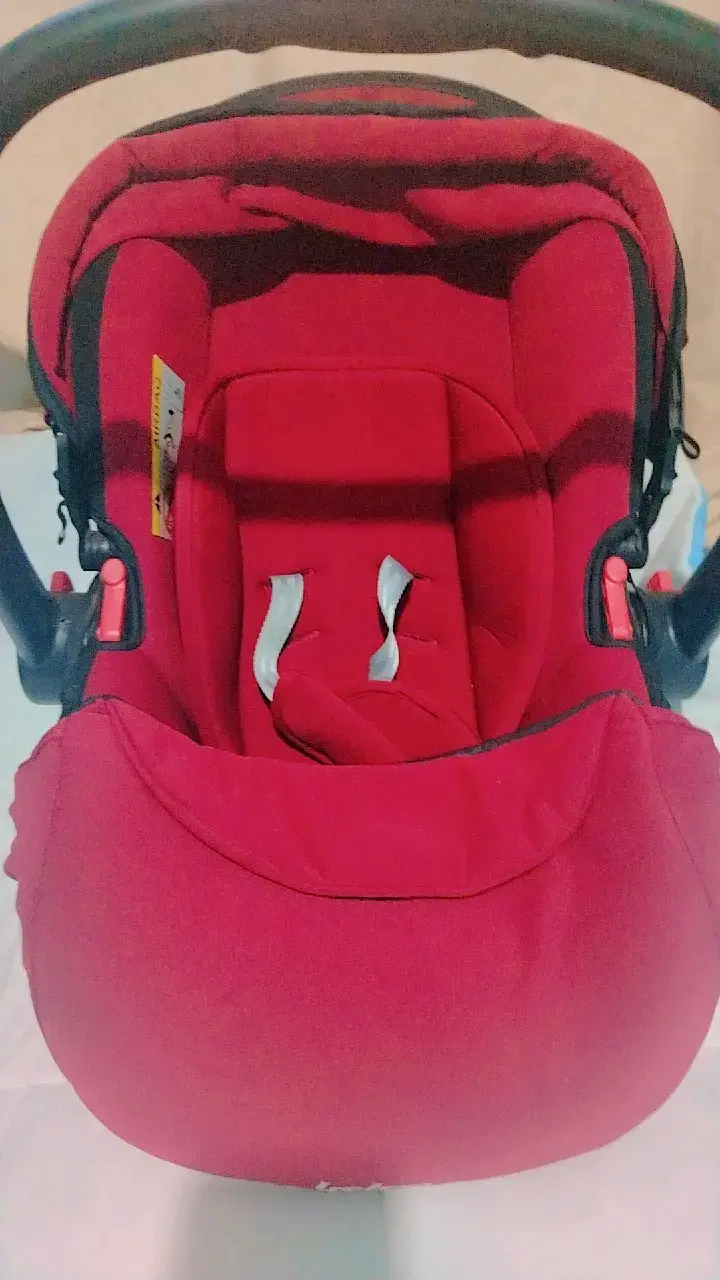 Silla de auto para bebé roja - 2