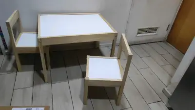 Juego de mesa y sillas para niños de madera - miniatura 2