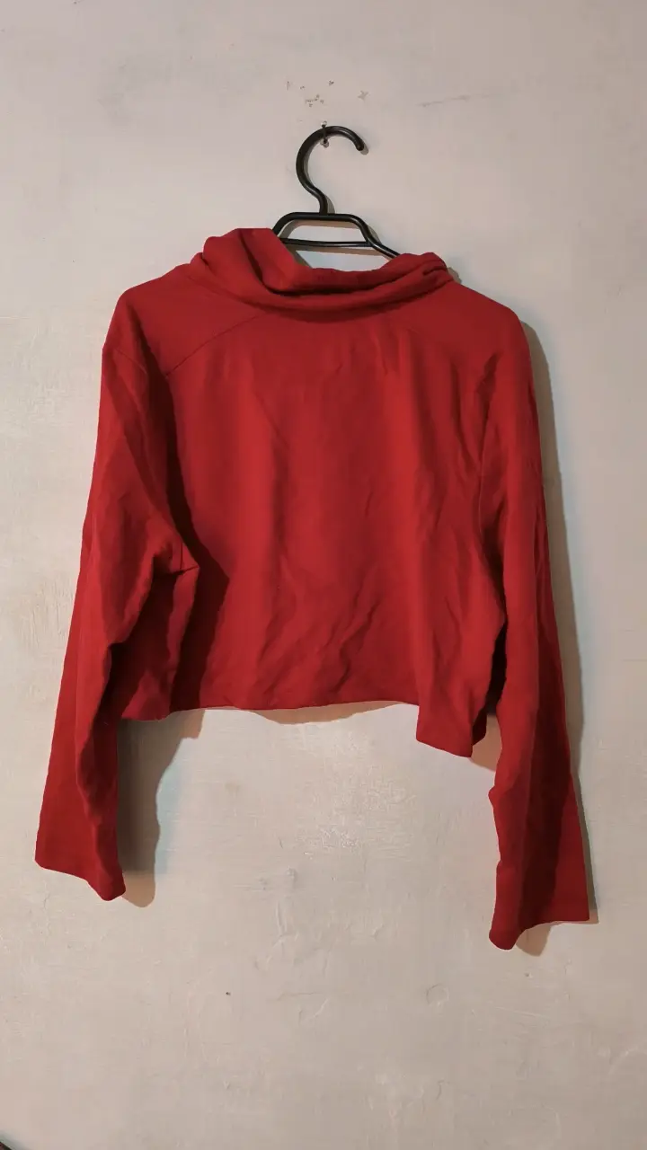 Polerón rojo con diseño gráfico Mía Wallace - 2