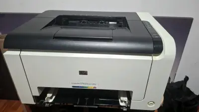 Impresora láser HP LaserJet CP1025nw color - miniatura 1