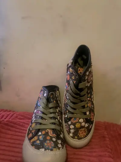 Zapatillas infantiles con diseño floral y cierre lateral - miniatura 5