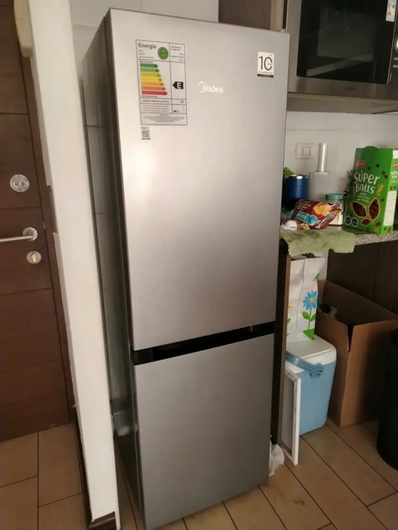 Refrigerador Midea de acero inoxidable - 1