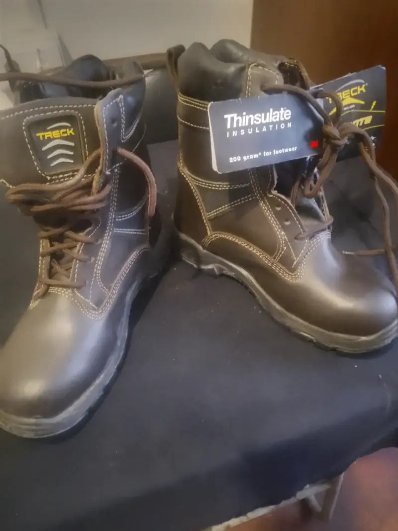 Botas impermeables amarillas y negras Cesmec - 2